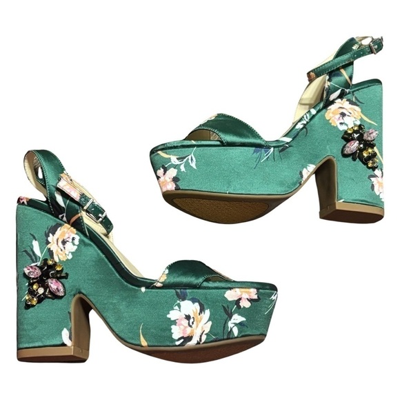 Jessica Simpson Carena Satin
Sculpted Wedge Sandals size 7.5 - Picture 1 of 14